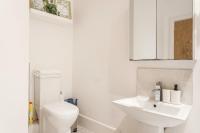 Top Floor Luxury 1BR Pent with Private Balcony - B&B London