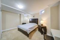 Cozy Basement Bedroom with Private Bathroom and Free Parking - Ferienwohnung Richmond Hill