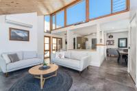 Stevenson Beach Cottage - Walk to Beach & CBD - B&B Newcastle