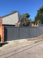 Stevenson Beach Cottage - Walk to Beach & CBD - B&B Newcastle