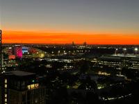 Stunning Olympic Park Views - Entire Apartment - Bed and Breakfast Sydney
