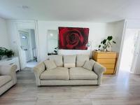 3 bed garden house direct connection to airport n train station - Bed and Breakfast Edinburgh