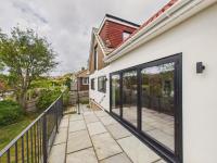 Brighton 5BR Home I 3 Bath I Parking I Sleeps 8 - Bed and Breakfast Brighton