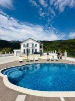Rezidenca Dozhlani with Private Pool & Yard - Ferienwohnung Bajram Curr