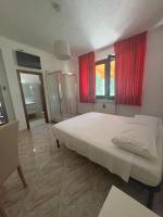 Doppelzimmer mit Gartenblick