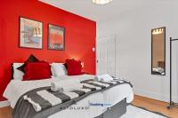 Large Retreat Perfect for Big Groups & Leisure - B&B Newport