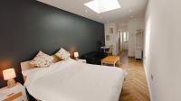 Cosy Large Family Room with shower room - B&B Coulsdon