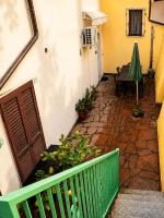 Mari & Monti - House in hills overlooking the sea - B&B Montignoso