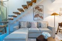 2BR Poolside Haven - Chic Serene Splash Escape - B&B Abu Dabi