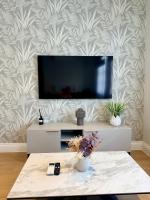 Premium 2-Bedroom Apartment in Prime Location - B&B London