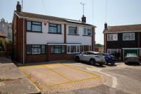 Modern 3 Bed Home with Garden and Parking - B&B Broadstairs