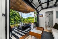 The Hideaway on Tacketts - Shipping Container - B&B Hurricane