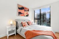 Warm & Stylish 2BR - Montreal Getaway - Sleeps 6 - Chambres d'hôtes Montréal