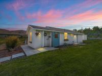 The Ahtanum Cottage - hot tub and views - B&B Yakima