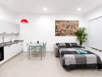 La casa vacanze di Byron Historic Center - B&B Gorizia
