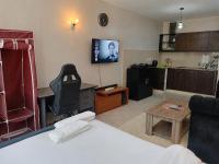 Spacious Rongai Studio with Pool, Free Parking and WiFi by Legatus - Chambres d'hôtes Nairobi
