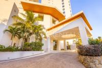 Sky-High Oceanfront Retreat for Two – Romantic 27th Floor Stay by Moikkarentals - Chambres d'hôtes Puerto Vallarta