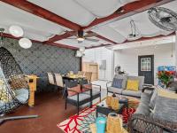 Outdoor Movie Theater ,Fire Pit, Near NRG&Med Center - Chambres d'hôtes Houston