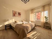 Spacious 3BR Apartment near Metro - Ferienwohnung Prag