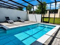 Spacious 5-BR Villa with Private Pool Families - B&B Kissimmee