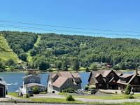 Center Stage - B&B McHenry