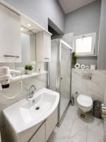 Room #1714766906