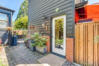 Upscale NE Portland Guesthouse - Bed and Breakfast Portland