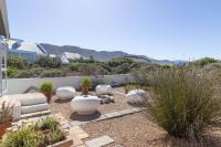 Plover Place Coastal Comfort Near Breakfast Bay's Tidal Pools - B&B Hermanus
