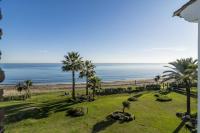 Hb - Comfortable Beachfront Holiday Apartment - Chambres d'hôtes Estepona