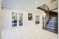 Upper-Level Classic House in Richmond Hill - B&B Richmond Hill