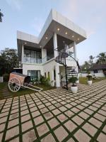 LAGUNA BLU beach villa - B&B Irimbranallūr