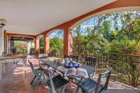 Villa Eva: Leggiuno 5-Bed Villa for Families & Groups (Sleeps 10) - Happy Rentals - B&B Leggiuno