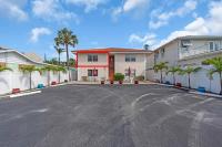 Minutes from the beach! Small, family-sized condo with a full kitchen - Bed and Breakfast Sarasota