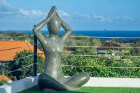 4BR Villa | Private Pool & Ocean View Rooftop - Bed and Breakfast Ungasan