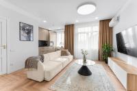 City Centre Apartment with Cathedral View, Self Check-in - B&B Šiauliai