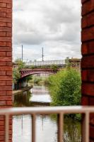 Stylish 1 Bedroom Canalside Apartment - Castlefield - Walk to Deansgate & Manchester Central - Ideal for Business & Couples - B&B Manchester
