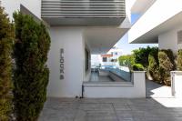 Lemon Tree 1-BR Apt with Terrace & Pool in Livadia - B&B Larnaka