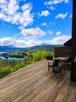 Panoramic Mountain & Lake Views - Modern Large Chalet - Free Parking - B&B Voss