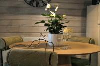 Chalet Waldnest mit Whirlpool und Naturblick Eifel - B&B Lirstal
