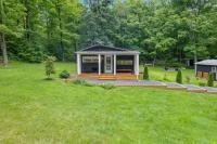 Pet-Friendly Newly Renovated Cabin, Beautiful Hudson Valley Setting - Chambres d'hôtes Ancram