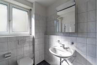 Bright 2 BR flat - Parkview 3 - Bed and Breakfast Zürich