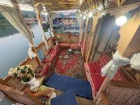 HB YOUNG GOLDEN ROd - B&B Srinagar