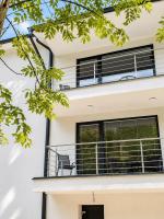 Mountain View House with 4 Private Apartments and Fire Pit - B&B Staré Hory