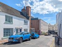 Old Vine Cottage - Terrace - by Brighton Holiday Lets - B&B Brighton