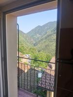 Beautiful Historical apartment with lake view - Chambres d'hôtes Villalvernia
