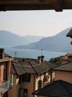 Beautiful Historical apartment with lake view - Chambres d'hôtes Villalvernia
