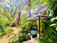 Bungalow with Garden View