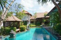 Villa Nicole 5BR Paradise, quiet area in Central Oberoi Seminyak - B&B Seminyak
