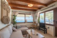 Rooted Serenity with Hot Tub and Endless Sea Views - B&B Chania