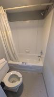 Queen Bed Hotel Room 336 - B&B Amarillo